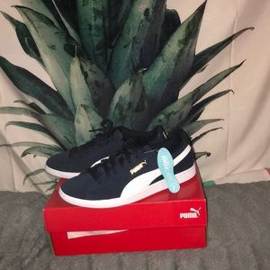 Puma suede Vikky women’s sneakers BRAND NEW!